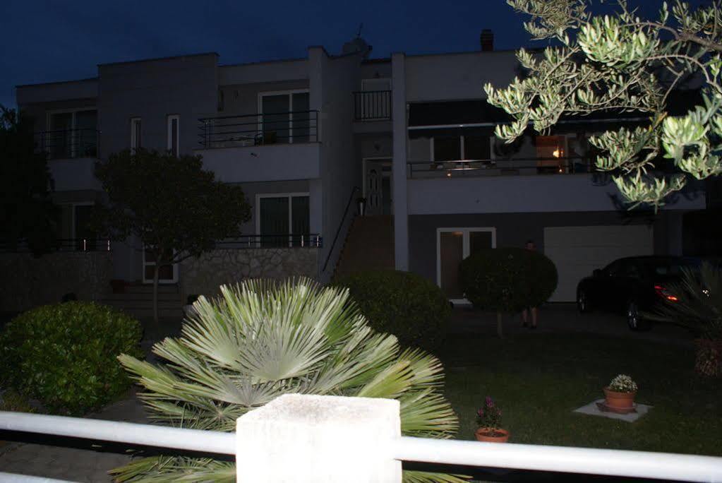 Apartmani Ukalovic ザダル エクステリア 写真
